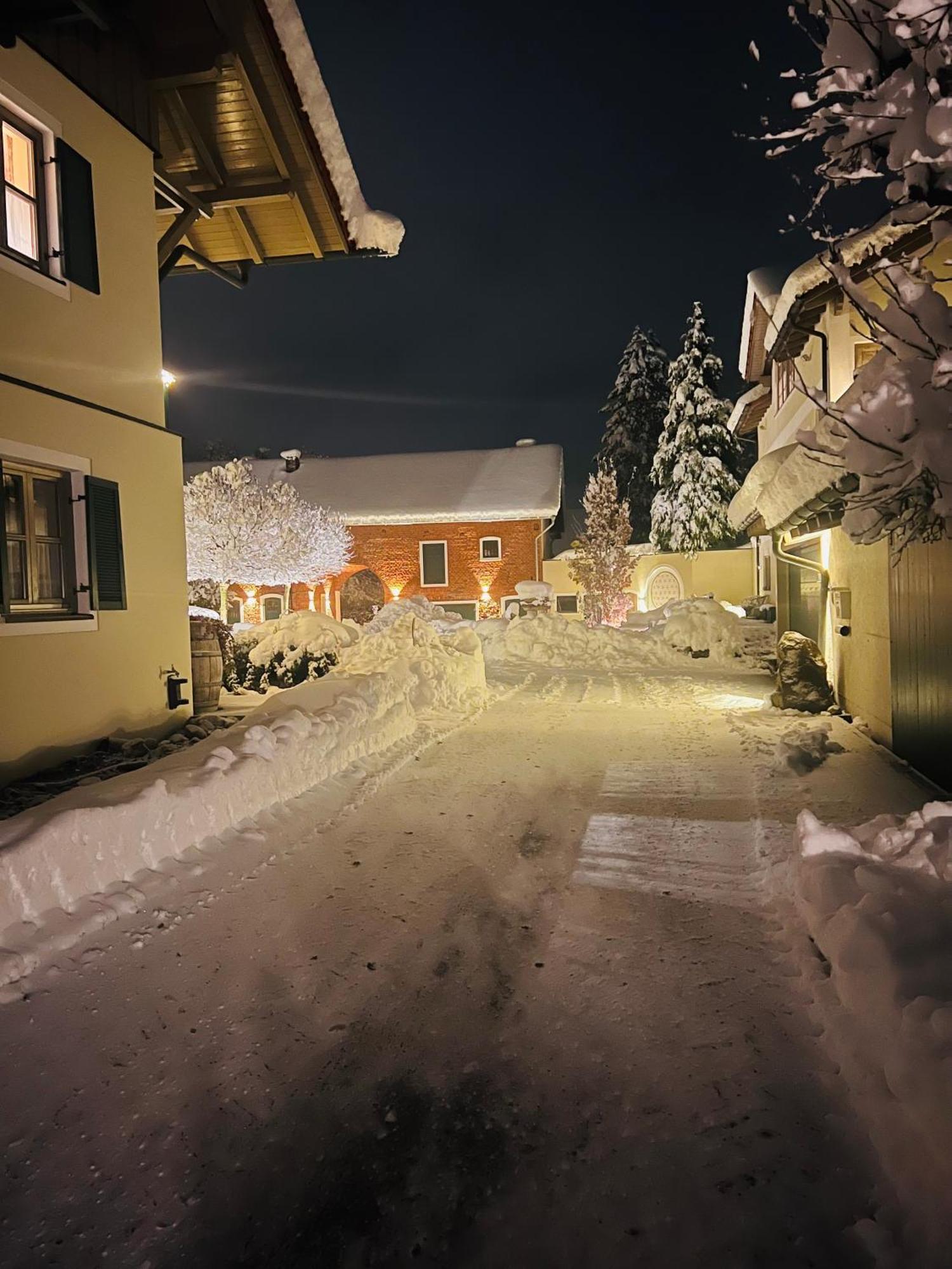Gut Schwarz-N Hof Ferienwohnungen Bad Griesbach im Rottal Esterno foto